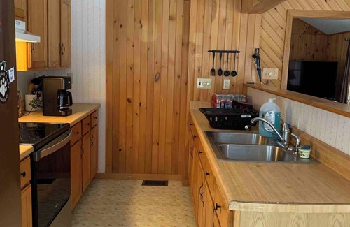 Sunday River Area House | Charming 4-bedroom house with WiFi, AC in delightful Andover
