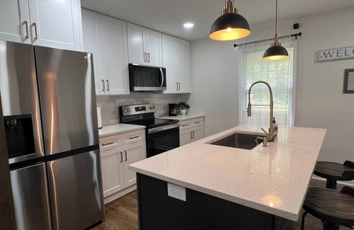 Lilburn House | Charming 4-bedroom house Old Town Lilburn