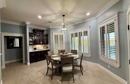 Midland House | Charming 4-bedroom house + pool + with AC and WiFi in lovely Midland, TX.