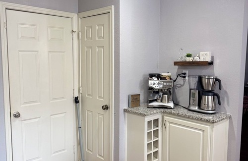 Denton House | Charming 4-bedroom house with AC and WiFi in pleasant Denton