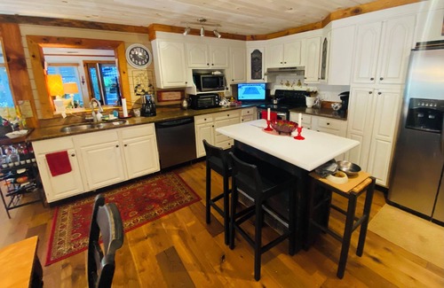 Cumming House | Charming 4-bedroom Lake House in Cumming, GA on Lake Lanier