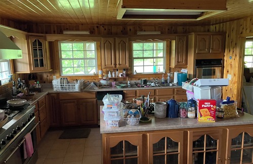 Lynn Garden Cabin | Charming 4-bedroom lodge with WiFi, Cable