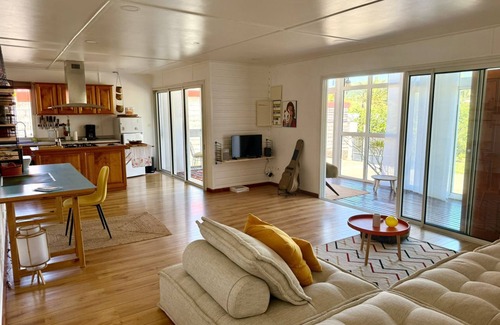 Saint-Joseph Cottage | Charming 4-Bedroom Cottage in the Wild South Hideaway