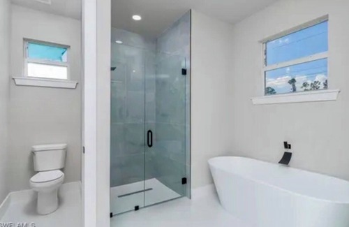 Eisenhower House | Charming 4-bedroom house with WiFi, AC in lovely Lehigh Acres