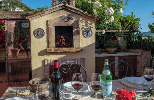 San Gimignano Villa | Charming 4-bedroom villa in San Gimignano with private pool, hot tub and gym.