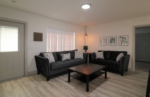 Greater Palm River Point CDC House | Charming 4b/2b Minutes to Downtown Tampa