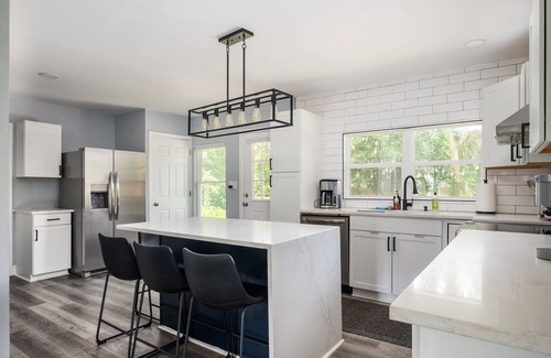 Gresham Park House | Charming 4bd/4ba house, 2 King Beds, Firepit, Game Area in beautiful Atlanta