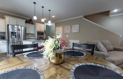 Fayetteville House | Charming 4BR Haven: Close to University & Downtown