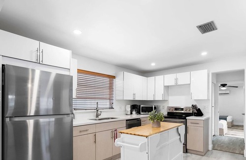 Dania Beach House | Charming 4BR Home w/Private Pool!