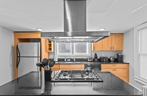 Old North End House | Charming 4BR House - Burlington