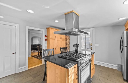 Old North End House | Charming 4BR House - Burlington