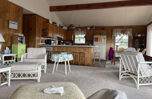 Duck Cottage | Charming 5-bedroom cottage w pool in Duck. 400ft to ocean. Walk to restaurants.