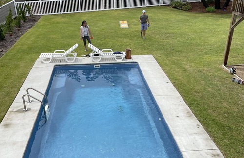 Duck Cottage | Charming 5-bedroom cottage w pool in Duck. 400ft to ocean. Walk to restaurants.