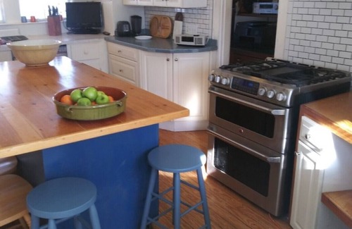 Kennebunk Cottage | Charming 5-bedroom cottage located on the tidal Kennebunk River