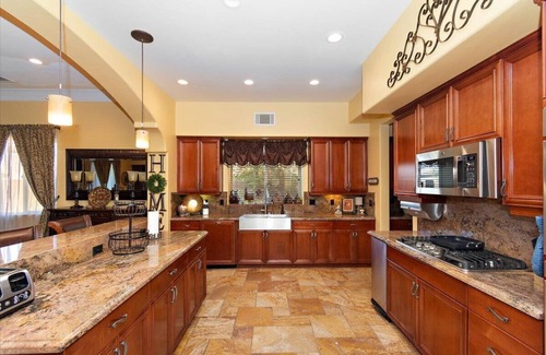 Indio House | Charming 5 bedroom house with a pool/spa