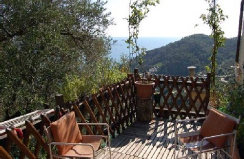 Bonassola Apartment | Charming 50m2 + covered loggia overlooking the sea