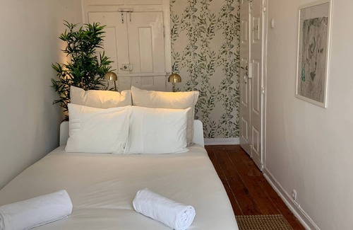 Santos House | Charming 6 Bedroom Apartment w/River View