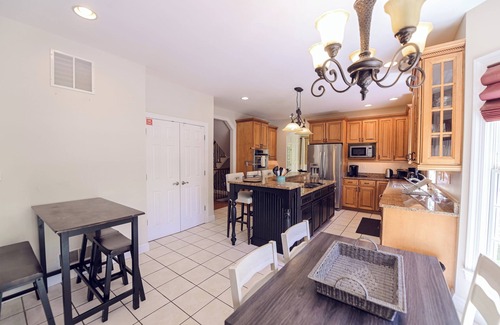 Boring House | Charming 7-bedroom house near Reisterstown