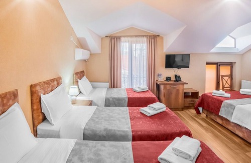 Gori Hotel | Charming 8-bedroom hotel with AC, WiFi in enchanting Gori