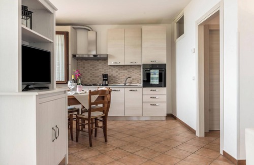 Tremosine Apartment | Charming Apartment "Bel Soggiorno 2" with Lake View, Mountain View, Wi-Fi & Terrace
