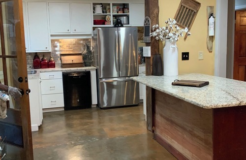Jackson House | Charming and beautiful 4-bedroom house with AC and WiFi in fabulous Jackson