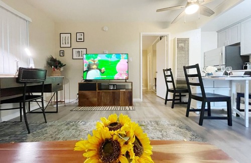 Barron Park Apartment | Charming and Cozy 1B1b Apt in Downtown Palo Alto