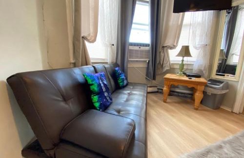 West New York Apartment | Charming and cozy apartment in New Jersey close to all the fun 10 minutes to NYC