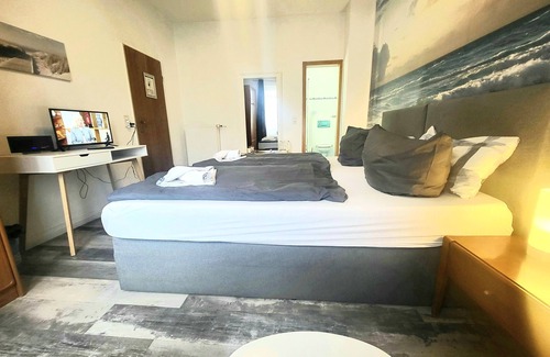 Cuxhaven Hotel | "Charming and Cozy Hotel in Cuxhaven City Center, Steps from the Harbor