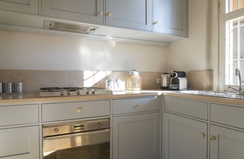 Central Station Apartment | Charming and elegant apartment: central area, 2BDR, 2BTH, 4 Guests
