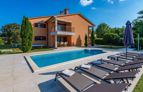 Santalezi Villa | Charming and ideal for 10 vacationers
