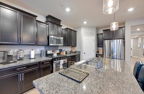Lincoln House | Charming and spacious 3-bedroom 2-bath house with modern living amenities.