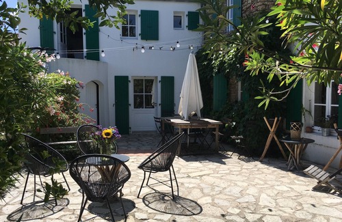 Les Portes-en-Re House | Charming and typical Ile de Ré House. Village center, very calm and renovated