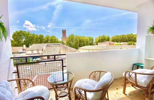 Couronne Urbaine Apartment | Charming apartment near the city center with balcony and panoramic view of the Cathedral