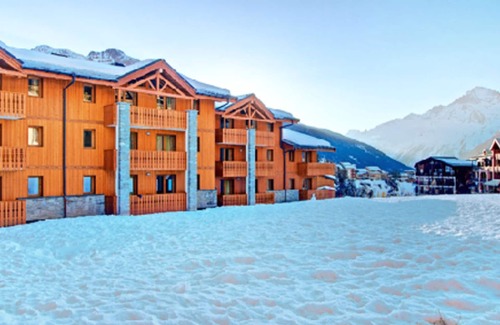 Lanslevillard Apartment | Charming Apartment for 6 Near Val Cenis Slopes with Balcony and Free WiFi
