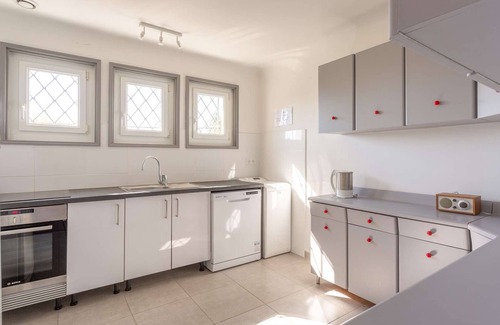 Urrugne Apartment | Charming apartment 15min from St Jean with garden