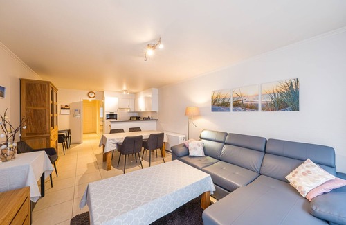 Middelkerke Apartment | Charming apartment with cozy terrace