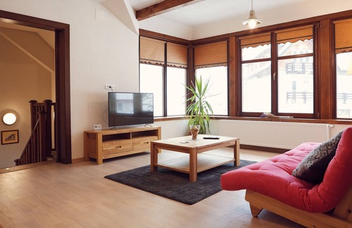Brasov Apartment | Charming Apartment can use entirely, it is a family friendly apartment