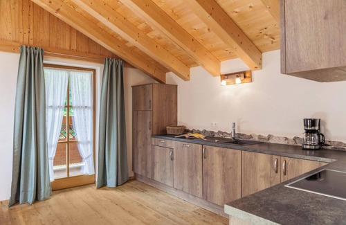 Untergrainau Apartment | Charming Apartment "Ferienhaus Huber" with Mountain View