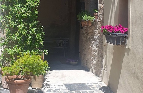 Sacrofano Apartment | Charming apartment in medieval Sacrofano with WiFi. Rome is just few steps away!