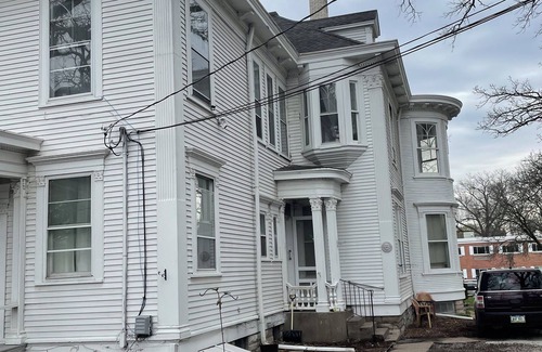 Davenport Apartment | Charming Apartment in Historic Mansion in Davenport.