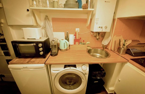 Martires Apartment | Charming Bairro Alto 2-Bedroom Escape