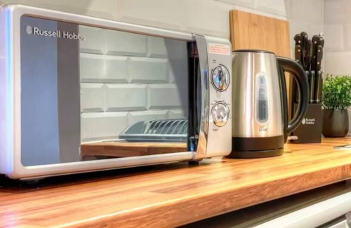 Banbury Apartment | Charming Banbury Flat near Café Veneto & V Lounge