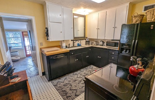 Sarasota House | Charming Beach Cottage on Lido Beach.walk to the beach and St Armand's Circle