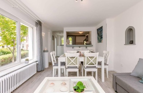Duinbergen House | Charming beachside villa with private terrace