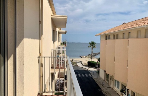 Meze Apartment | Charming Beachside Apartment, A/C, Balcony, 2min to Beach, Near Mèze Port, Shops, Non-Smoking
