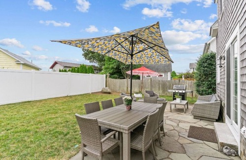 Bonnet Shores Apartment | Charming Beachside Bonnet Shores with Beach Access