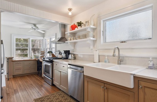 Excelsior Cottage | Charming bead-board Cottage in Historic Excelsior on Lake Minnetonka