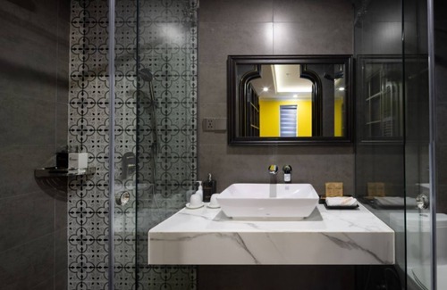 Ngu Hanh Son Hotel | Charming beauty hotel - the center of foreigners area