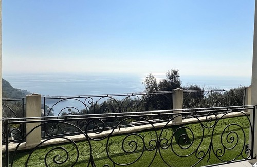 Eze Apartment | Charming bedroom in luxurious villa with seaview