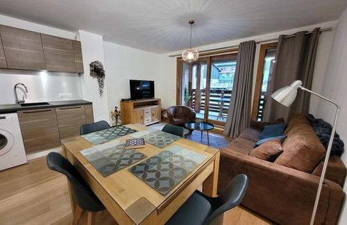 Les Gets Apartment | Charming, Bright Apartment Near Center, Sleeps 4, Modern Amenities, Ski Locker, Parking Included